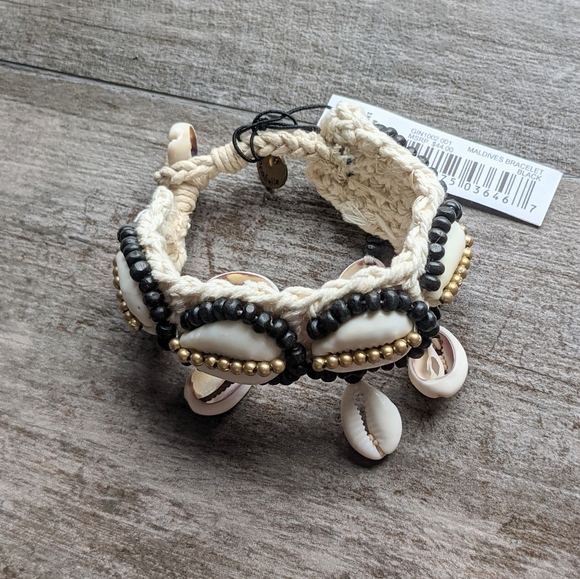 ANTHRO COCOBELLE Maldives Shell Beaded Woven Adjustable Bracelet - Picture 3 of 4
